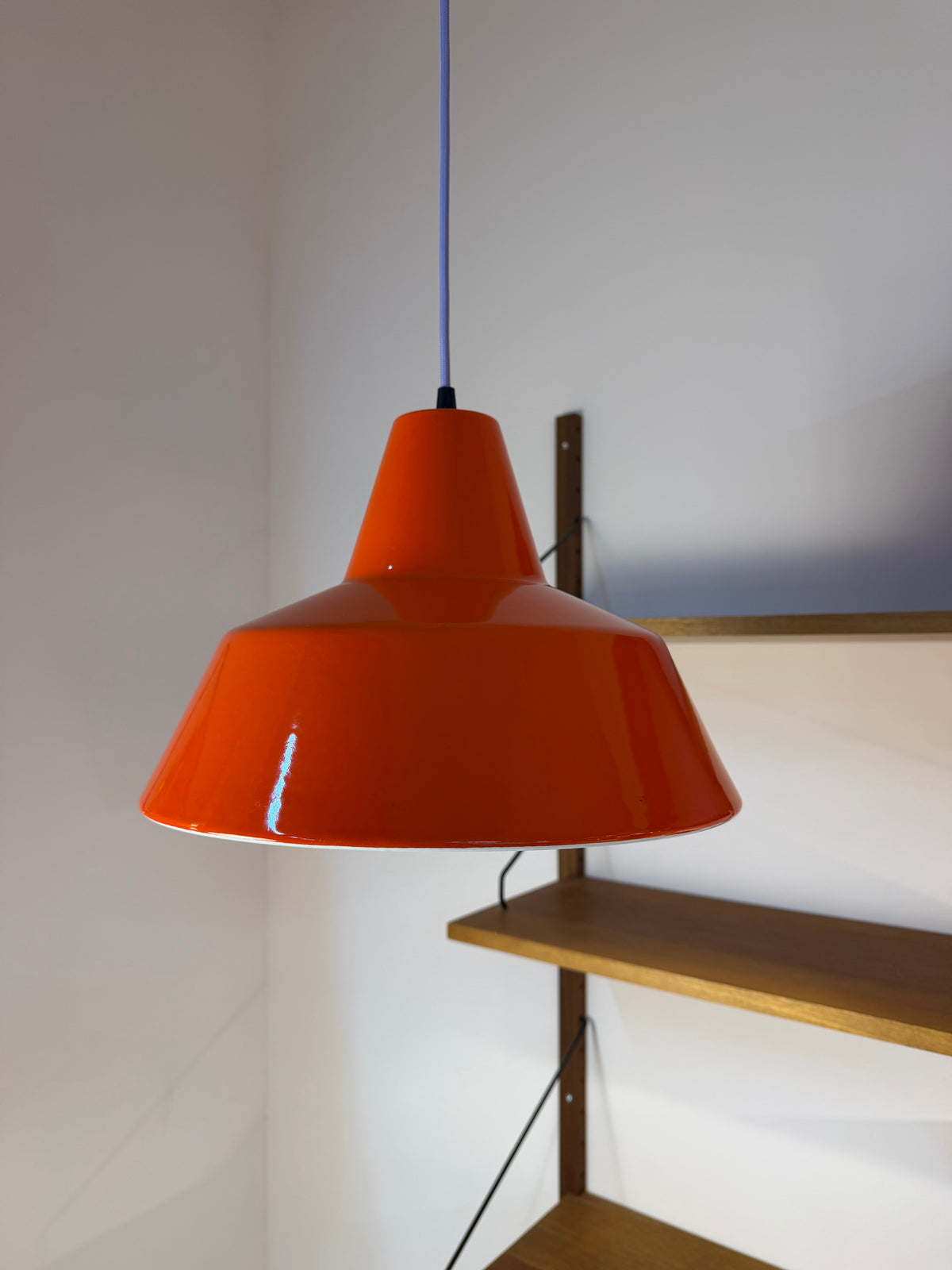 Industrielampe orangerot Emaille von Louis Poulsen