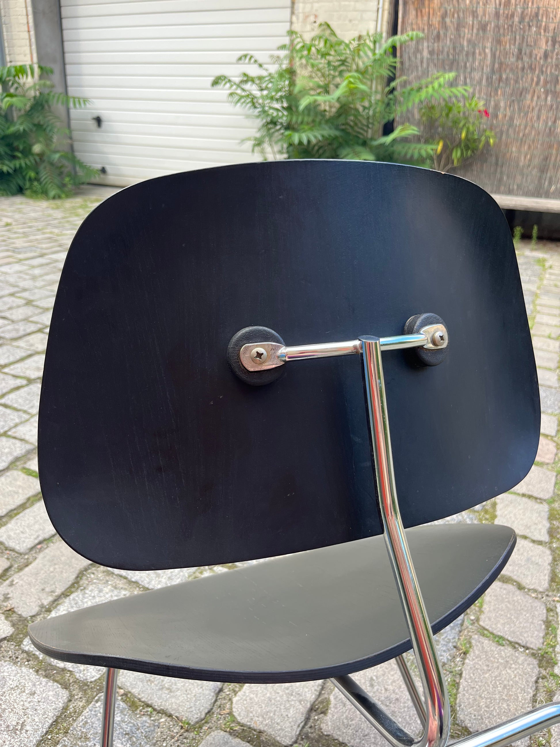 Sessel LCM schwarz Plywood von Ray & Charles Eames