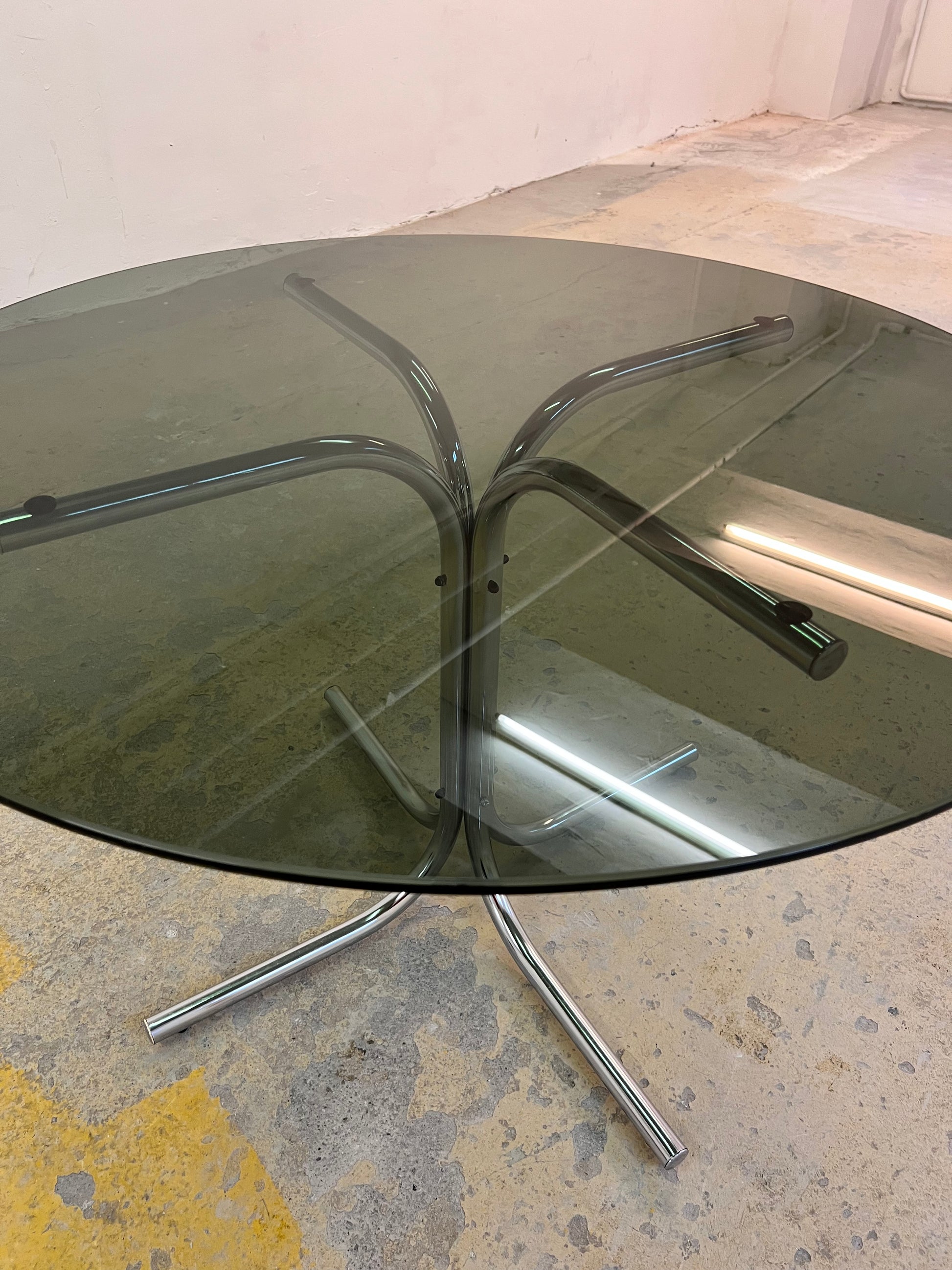 Runder Esstisch Rauchglas & Chrom