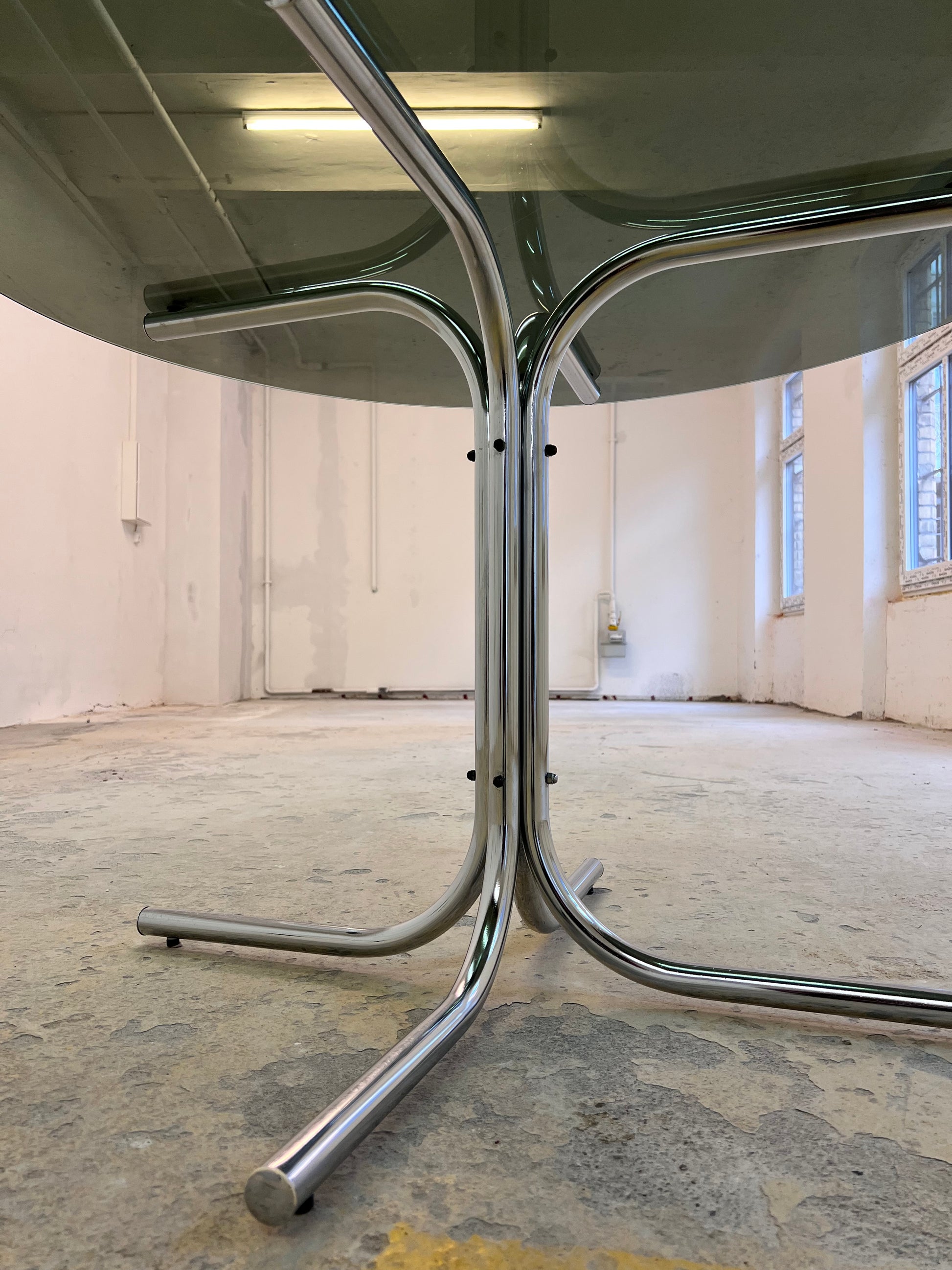 Runder Esstisch Rauchglas & Chrom