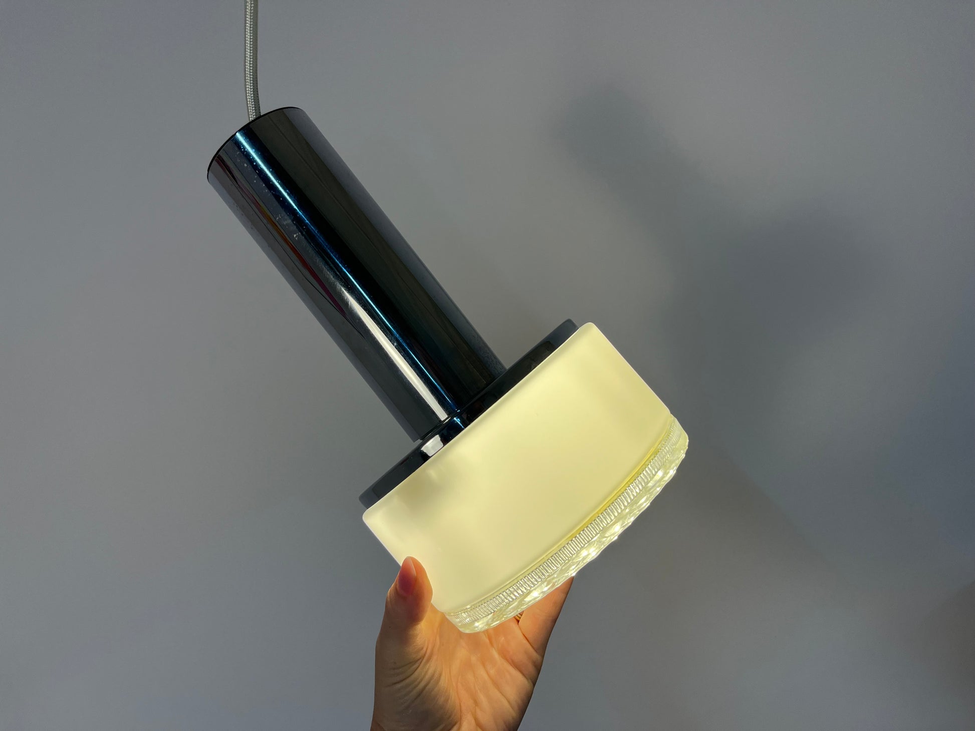Hängelampe weiß Glas Chrom aus den Niederlanden
