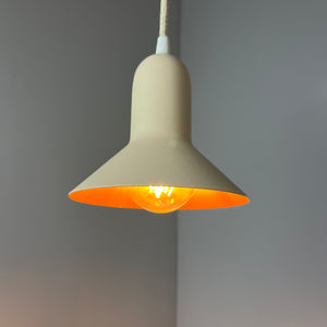 Hängelampe creme orange neu lackiert