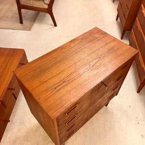 Kommode Teak mit Schloss aus Dänemark