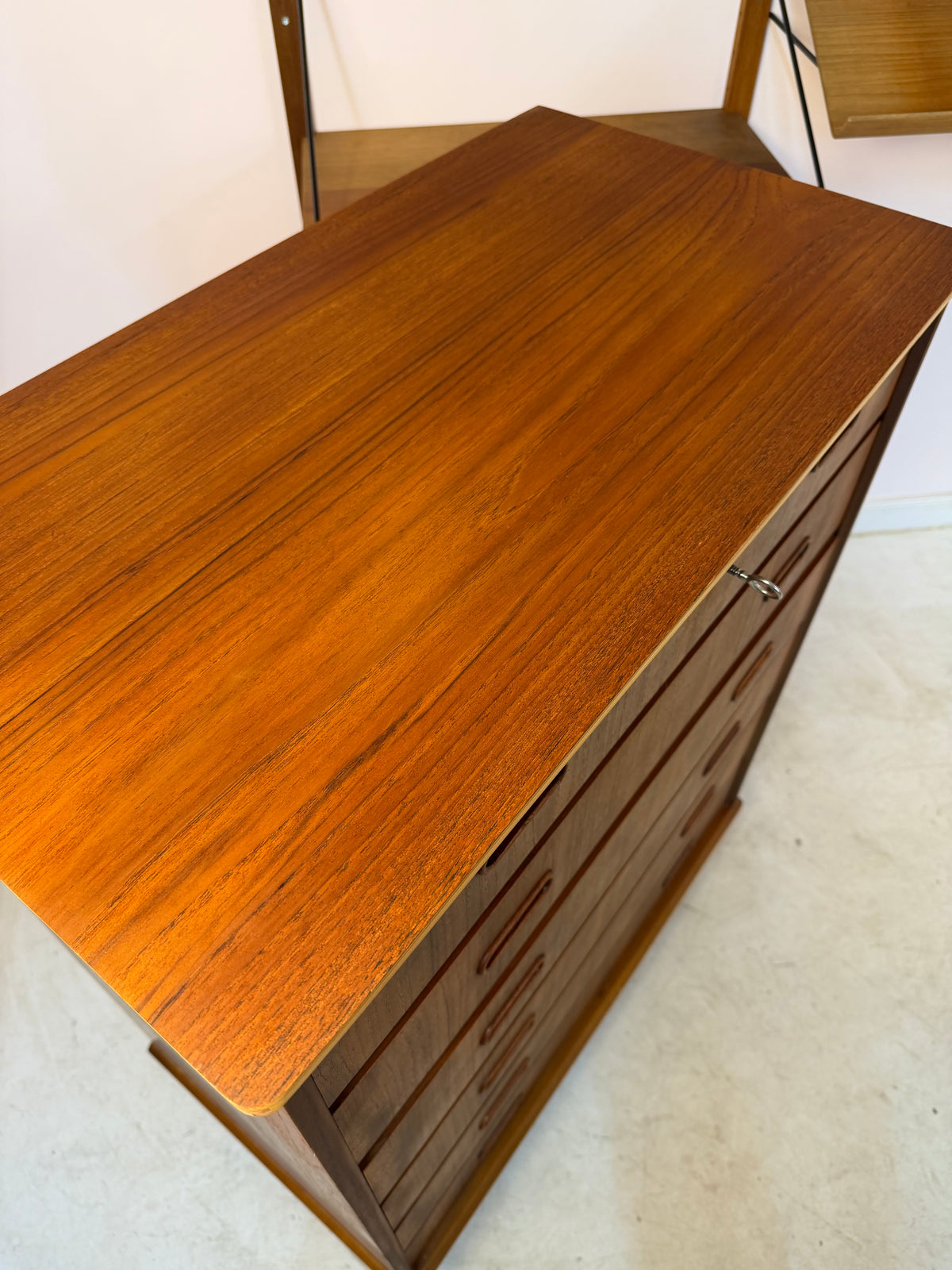 Kommode Teak mit Schloss aus Dänemark