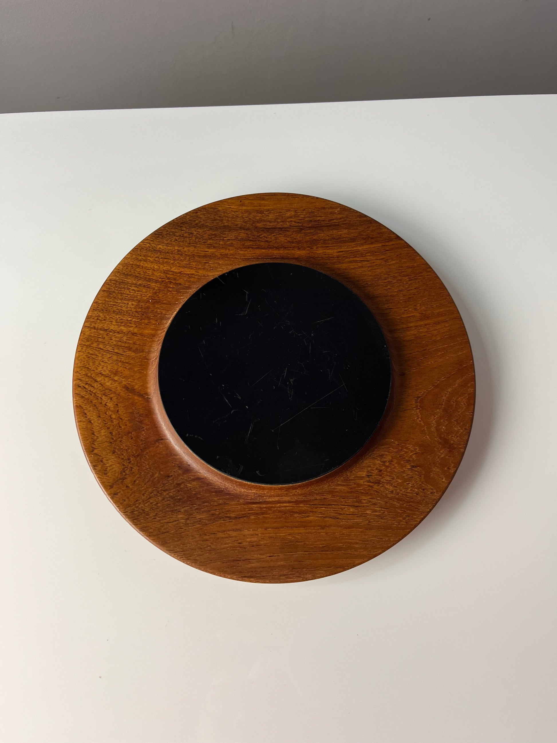 Käseglocke und Teakbrett aus Dänemark