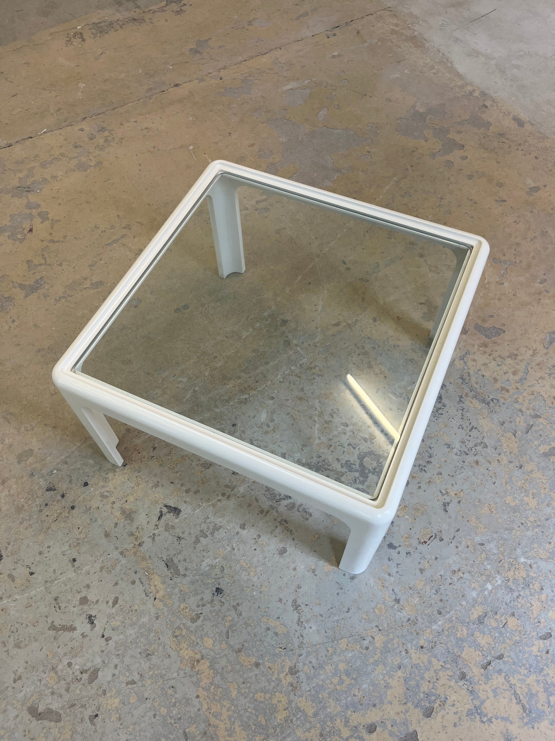 Quadratischer Couchtisch weiß Glas von Peter Ghyczy für Horn Collection