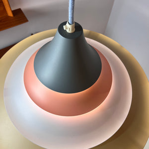 Lamellenlampe neu lackiert pastell-peach Pagode