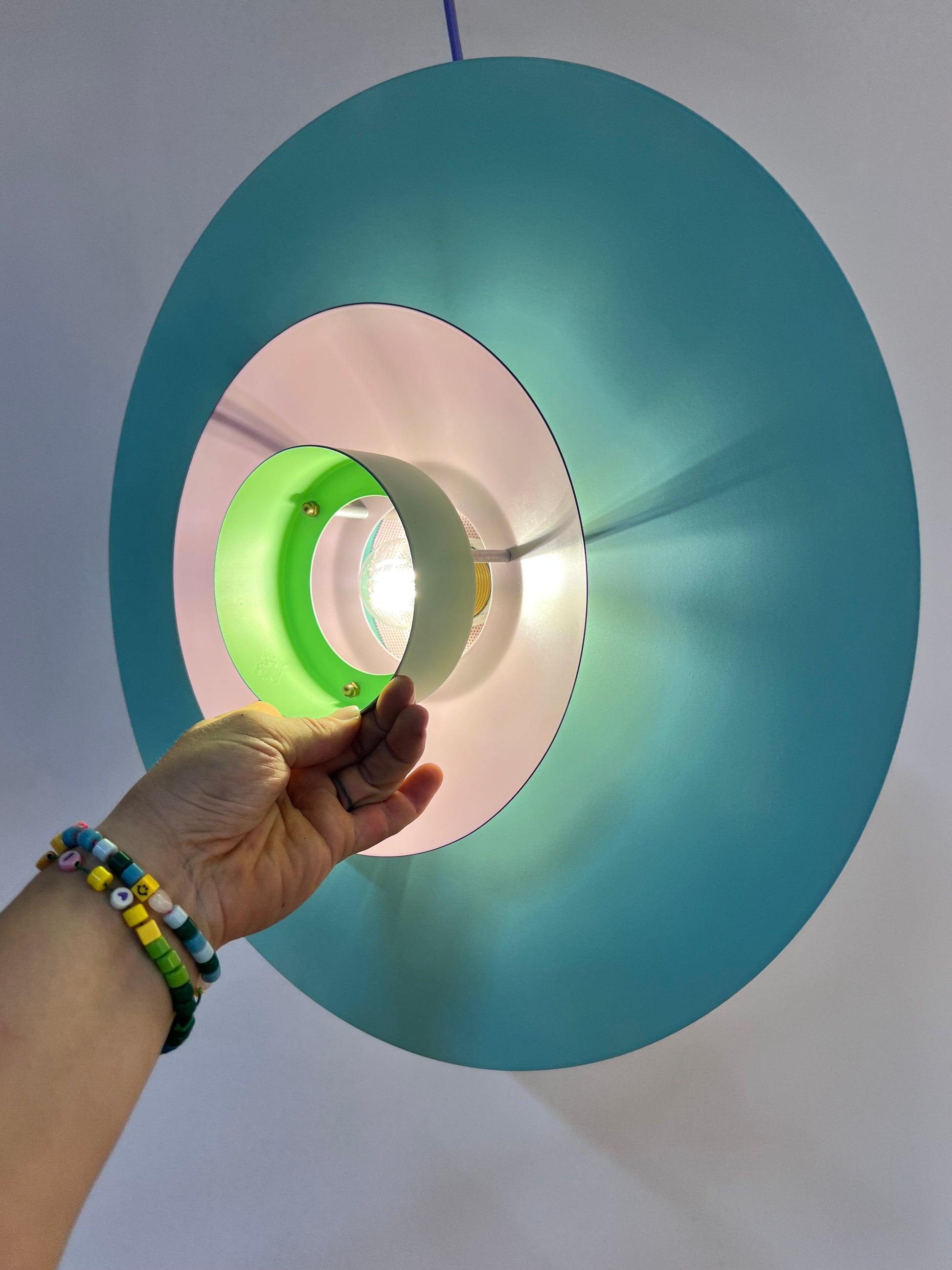 Lamellenlampe neu lackiert, Dänemark