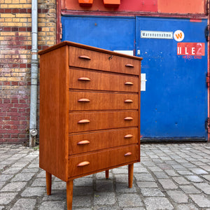 Kommode Teak mit Muschelgriffen aus Dänemark