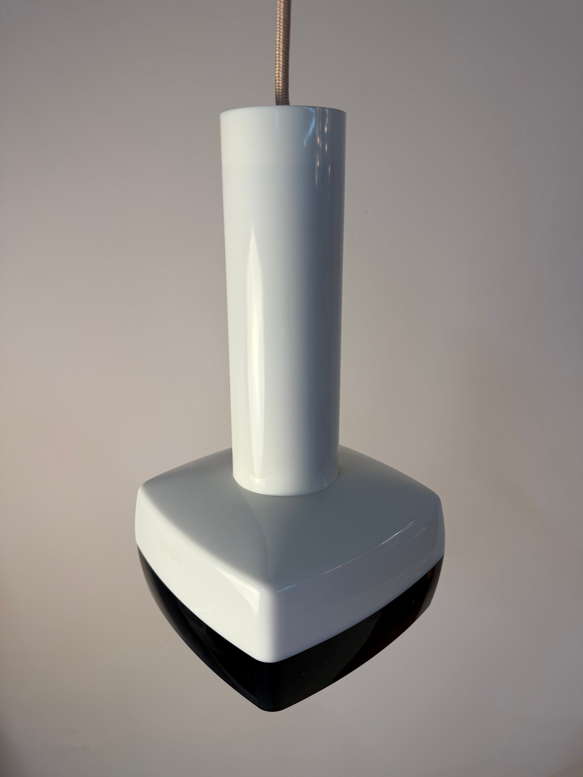 Hängelampe schwarz weiß von Bent Karlby für Schrøder-Kemi