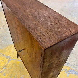 Regal Teak mit Schloss & Türen aus Dänemark