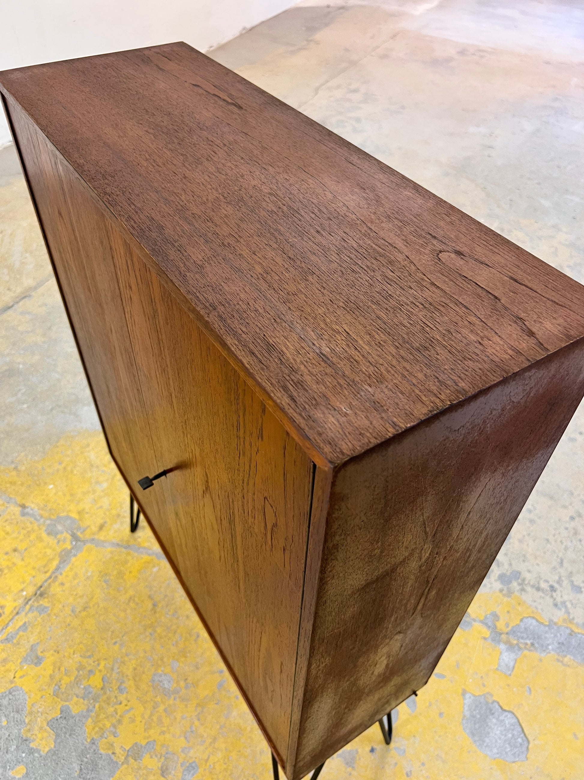 Regal Teak mit Schloss & Türen aus Dänemark