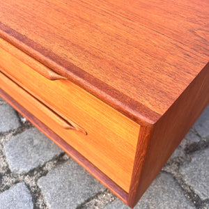 Lowboard Teak auf Hairpinlegs von rt Möbel