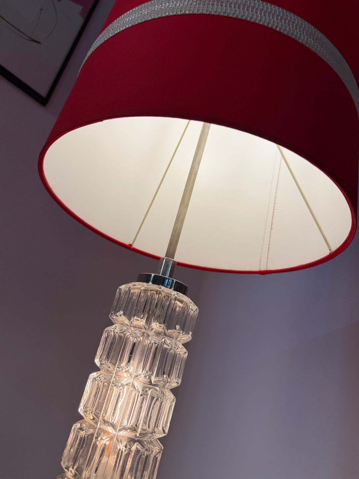 Stehlampe rot Glas Chrom von Fischer Leuchten