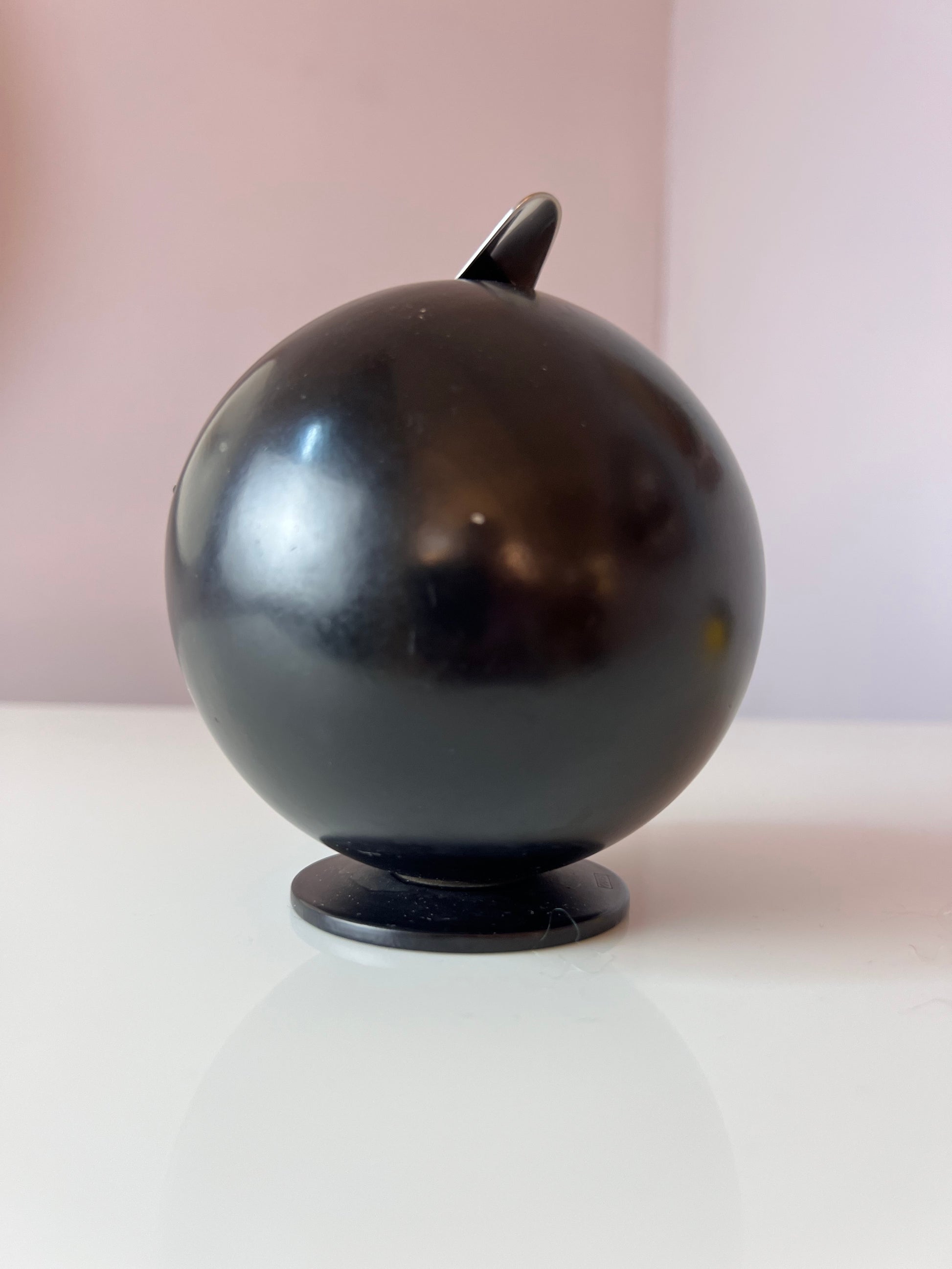 Kugelaschenbecher schwarz Chrom von Quist