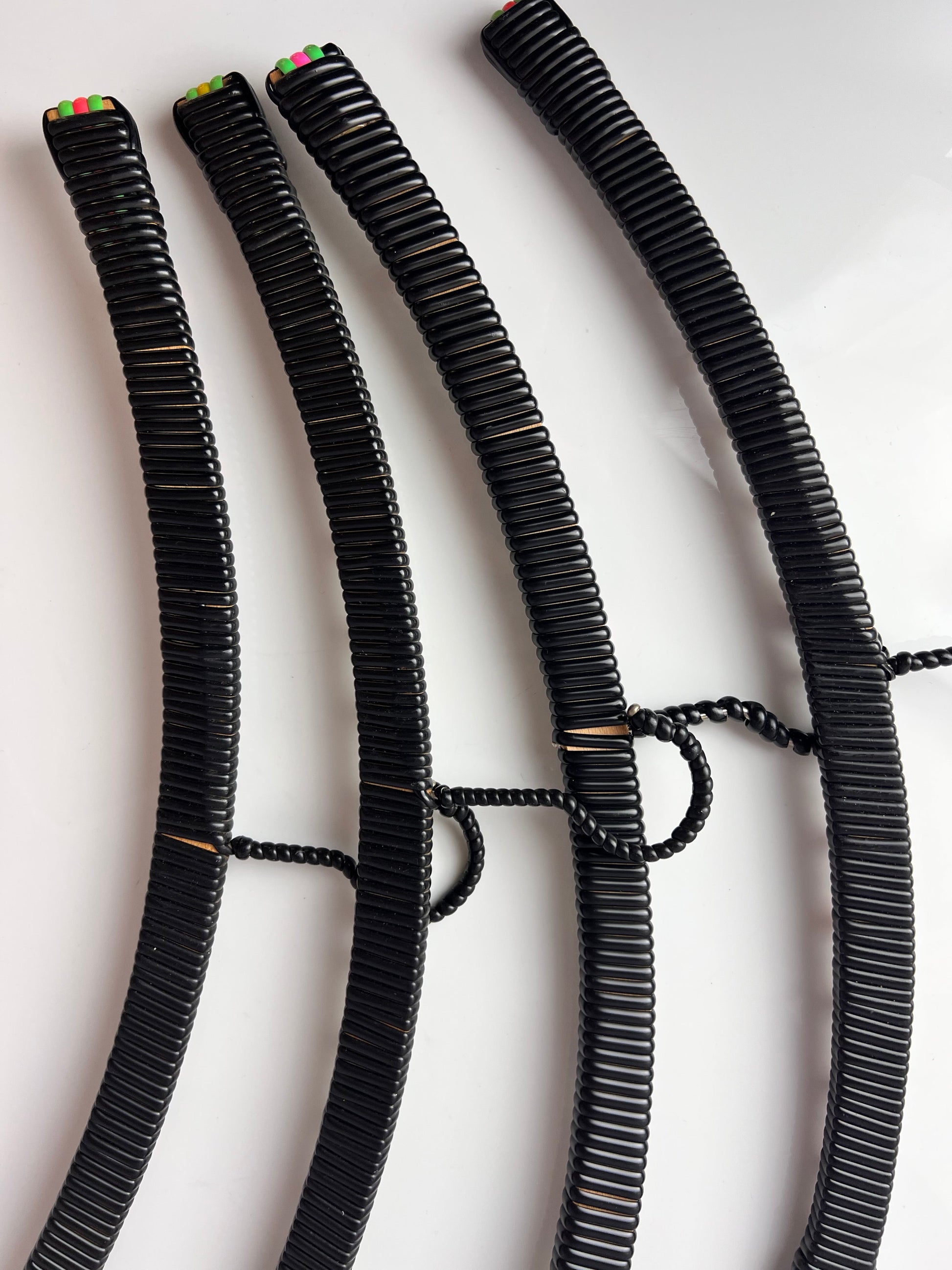 Set: 4x Kleiderbügel schwarz floral