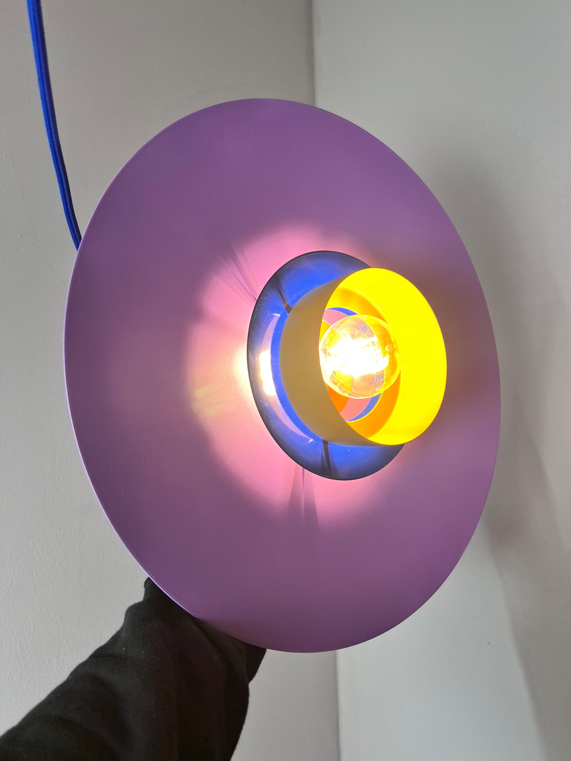 Lamellenlampe neu lackiert lila ocker