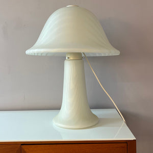 Pilzlampe weiß mit Zebramuster von Peill & Putzler