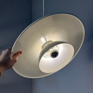 Lamellenlampe cremeweiß aus Dänemark