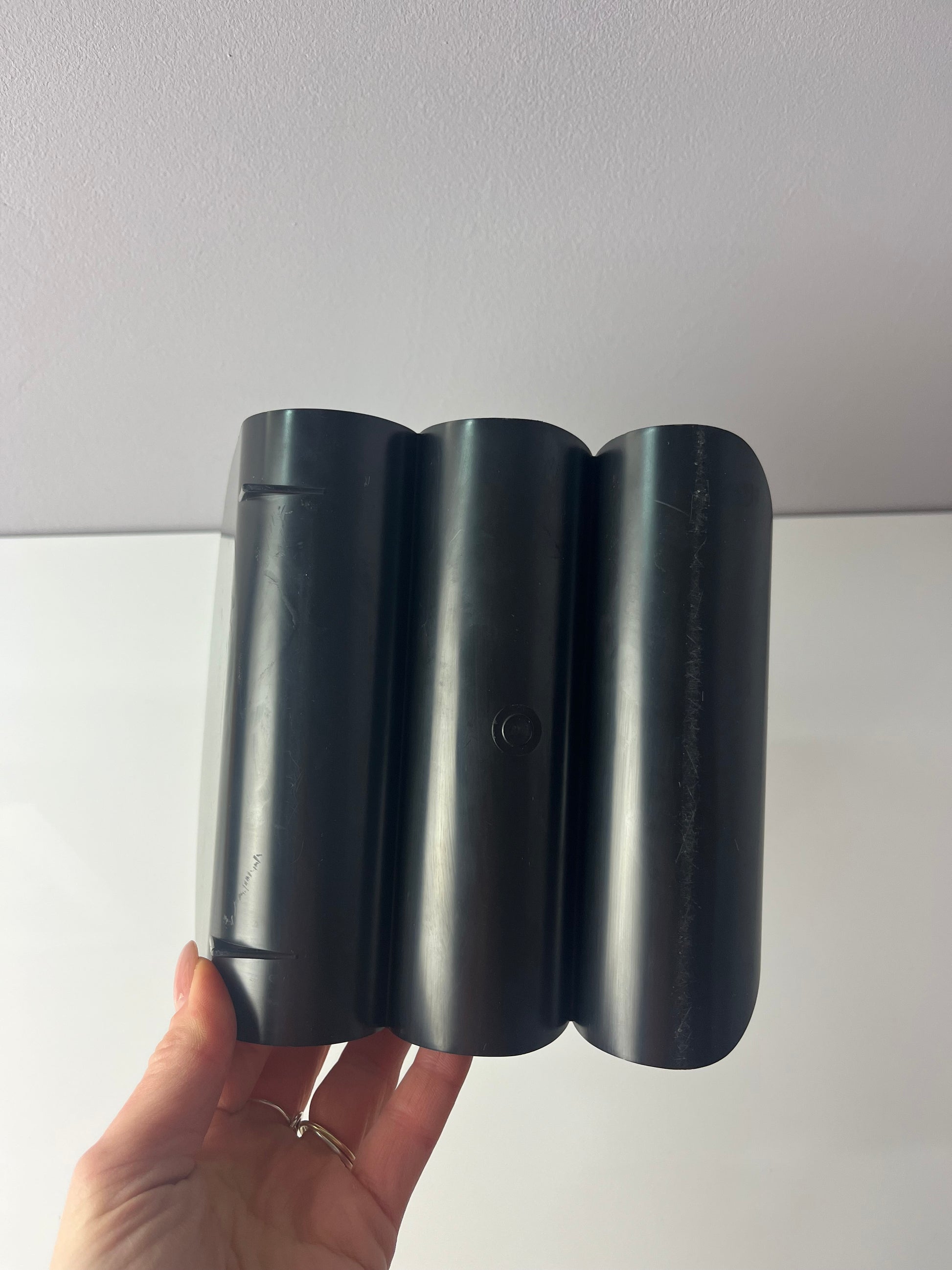 Briefhalter schwarz 70er Space Age Ära