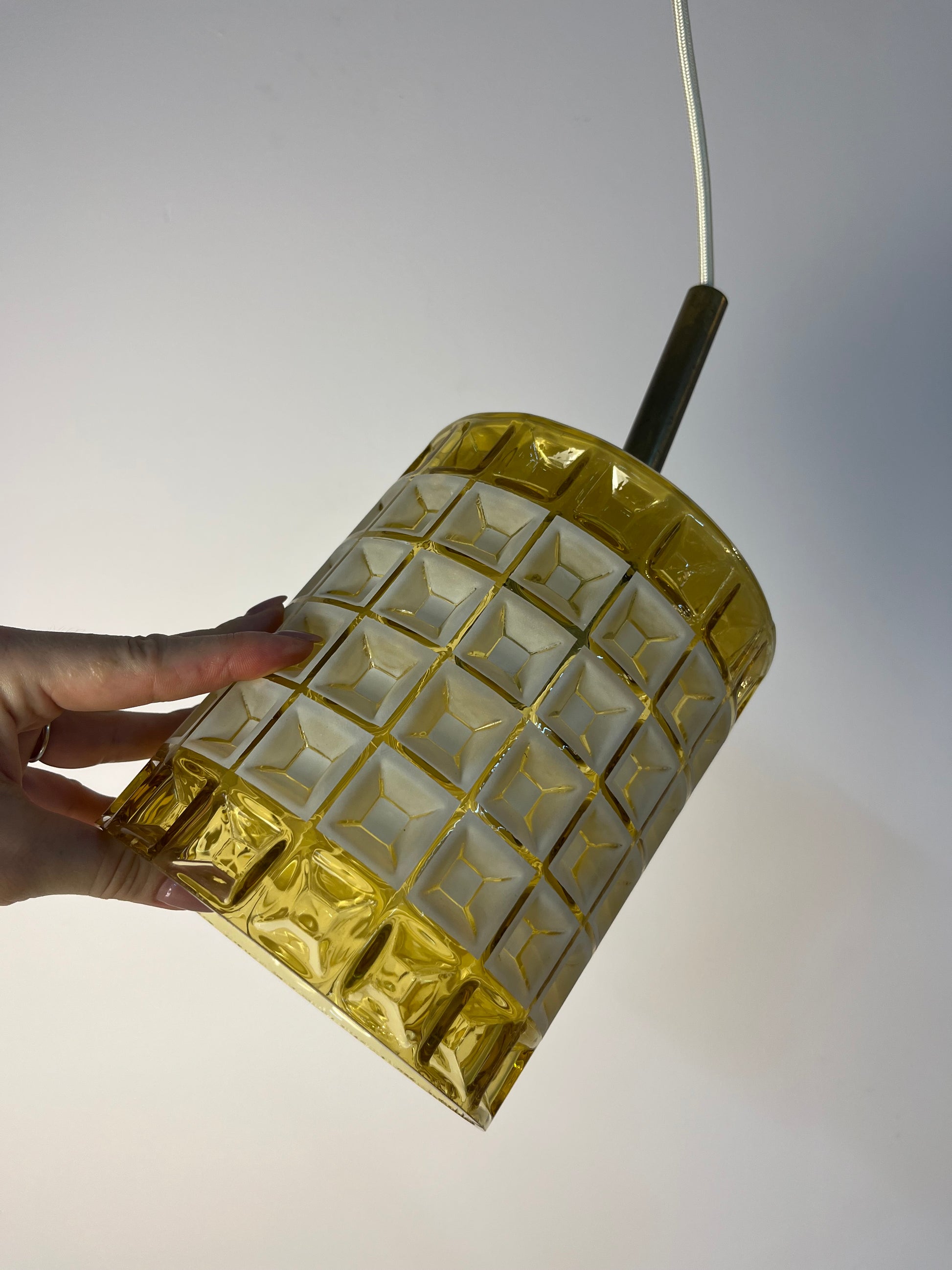 Hängelampe weiß gelb mit Waffelstruktur von Orrefors