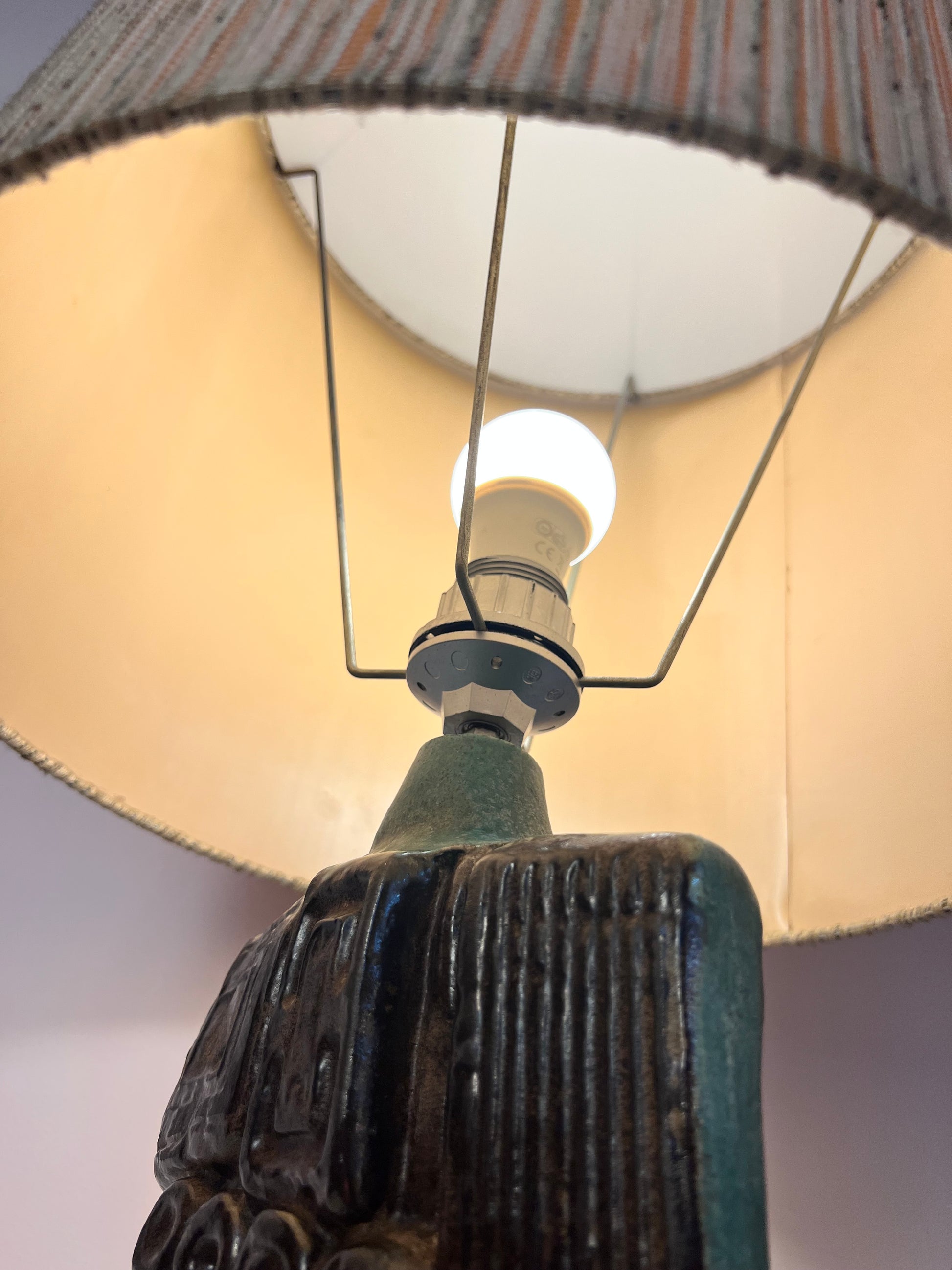 Tischlampe türkis beige Keramik von Bernard Rooke