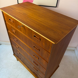 Kommode Teak mit Schloss aus Dänemark