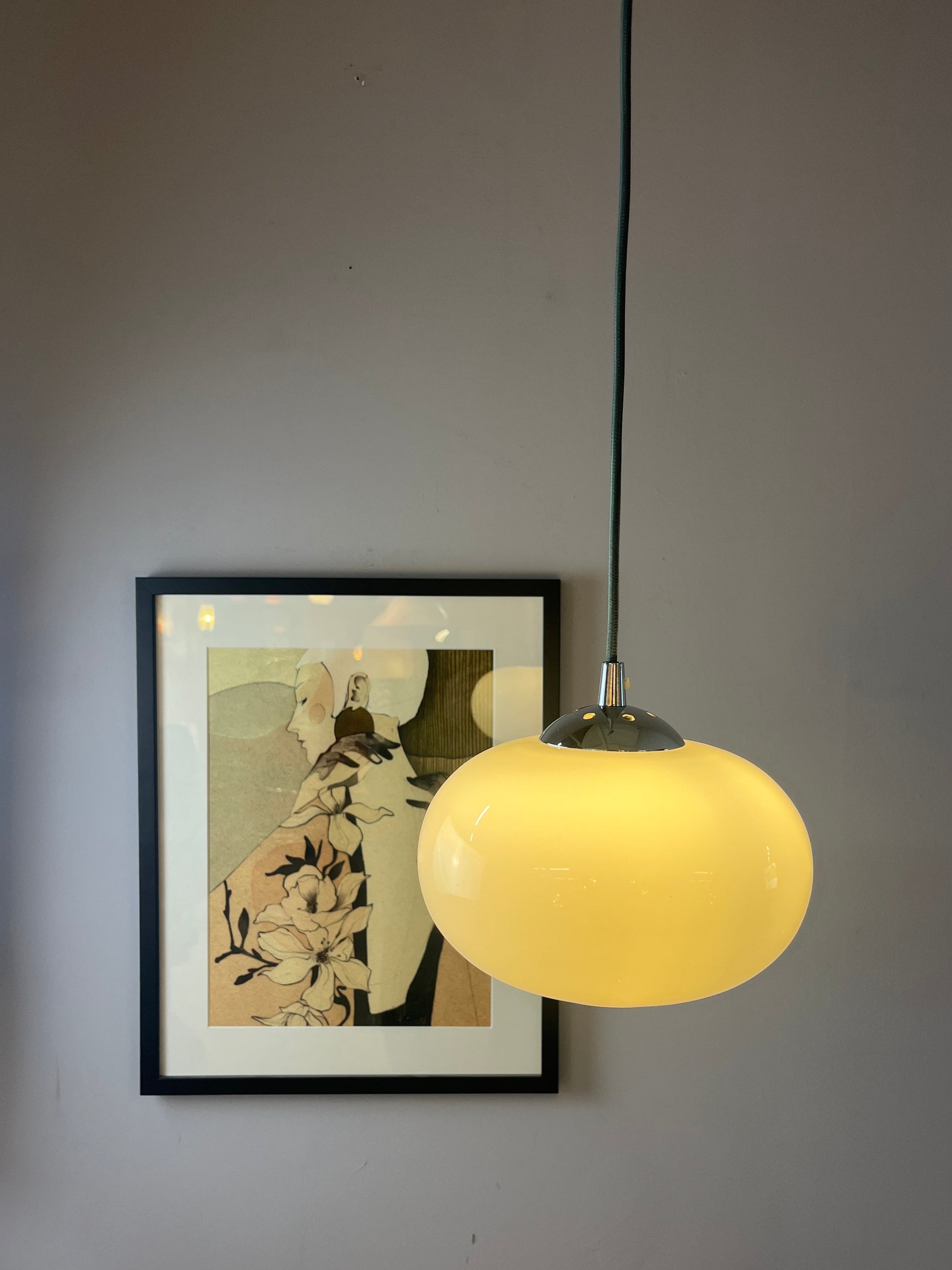 Hängelampe weiß Glas Chrom