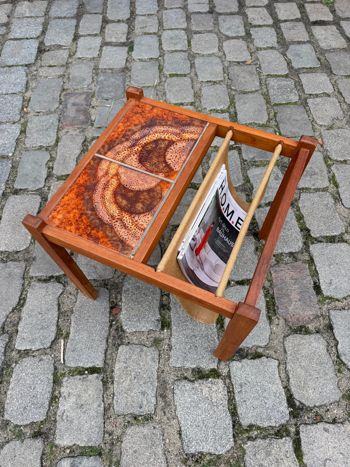 Beistelltisch Teak mit Zeitungsablage & Fliesen aus Dänemark