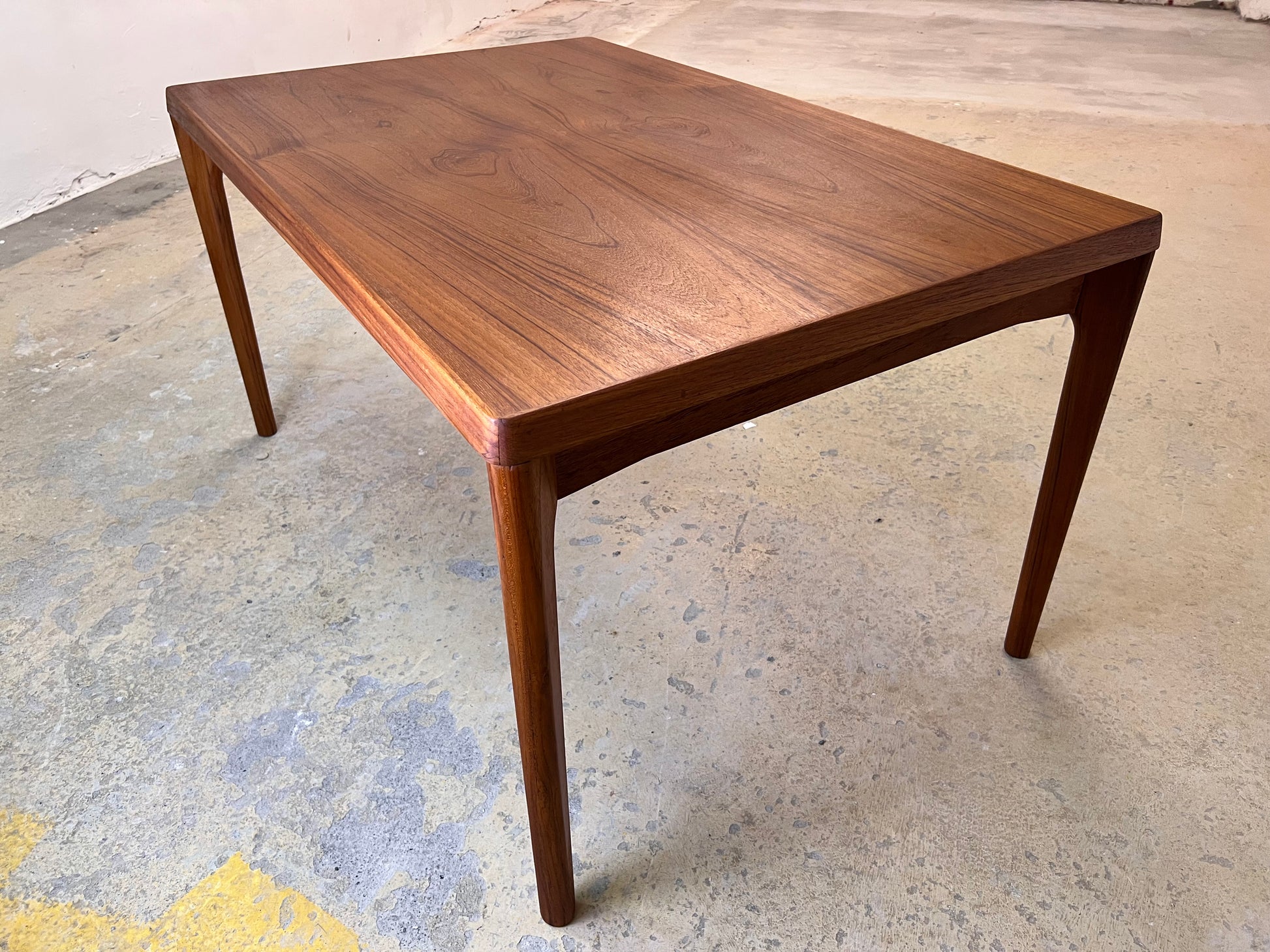 Ausziehbarer Esstisch Teak von Henning Kjærnulf