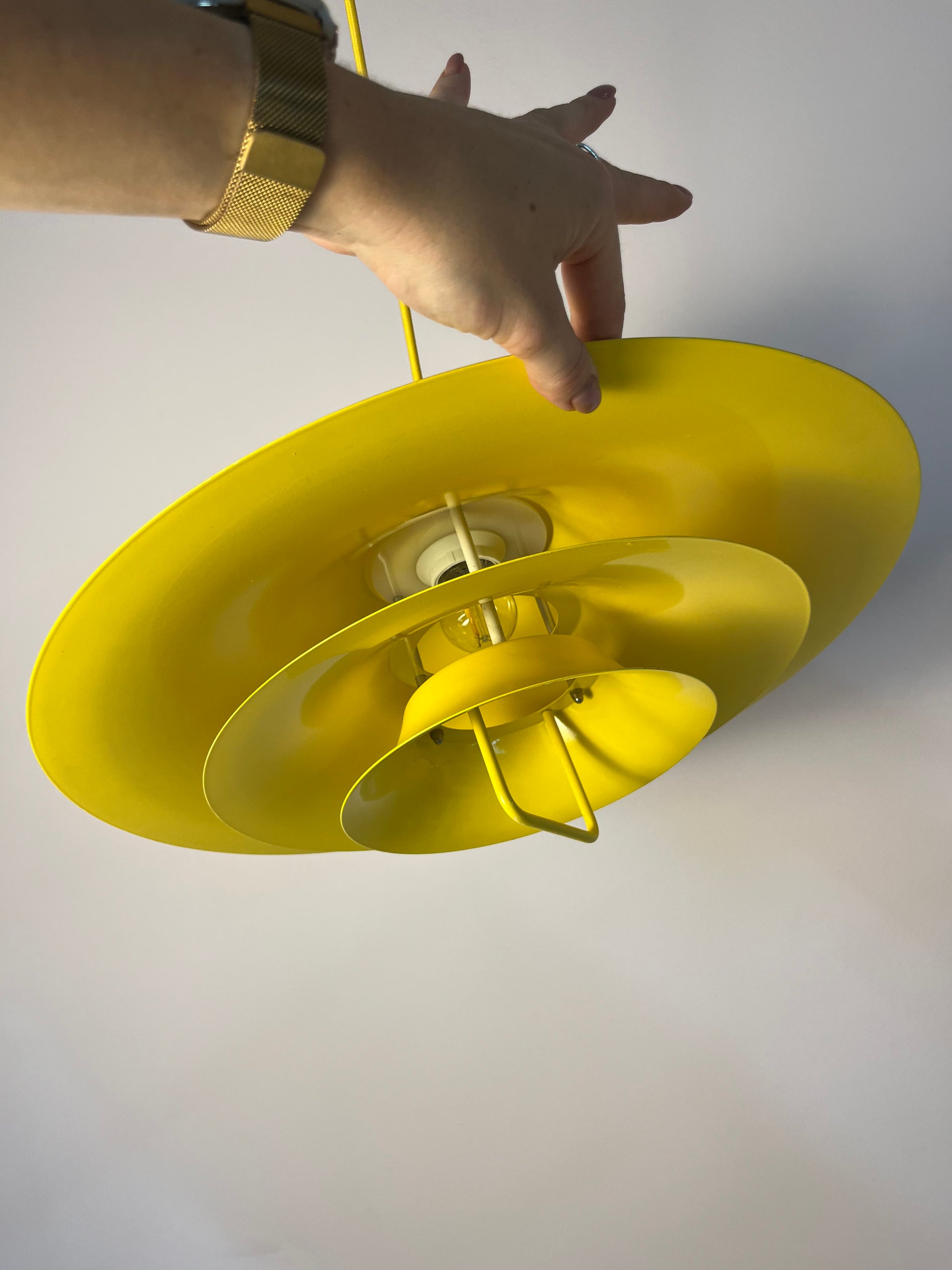 Lamellenlampe neu lackiert gelb aus Dänemark