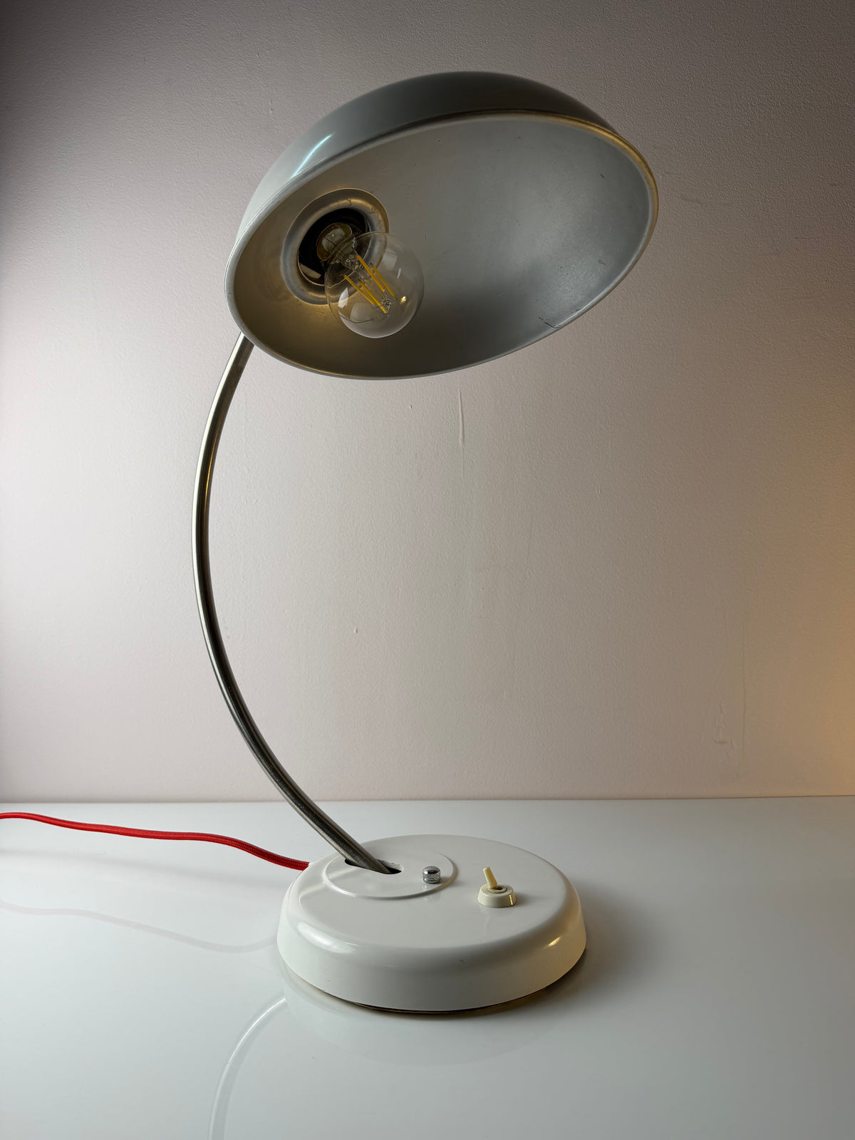 Schreibtischlampe weiß Metall von Helion - VEB Leuchtenbau Arnstadt