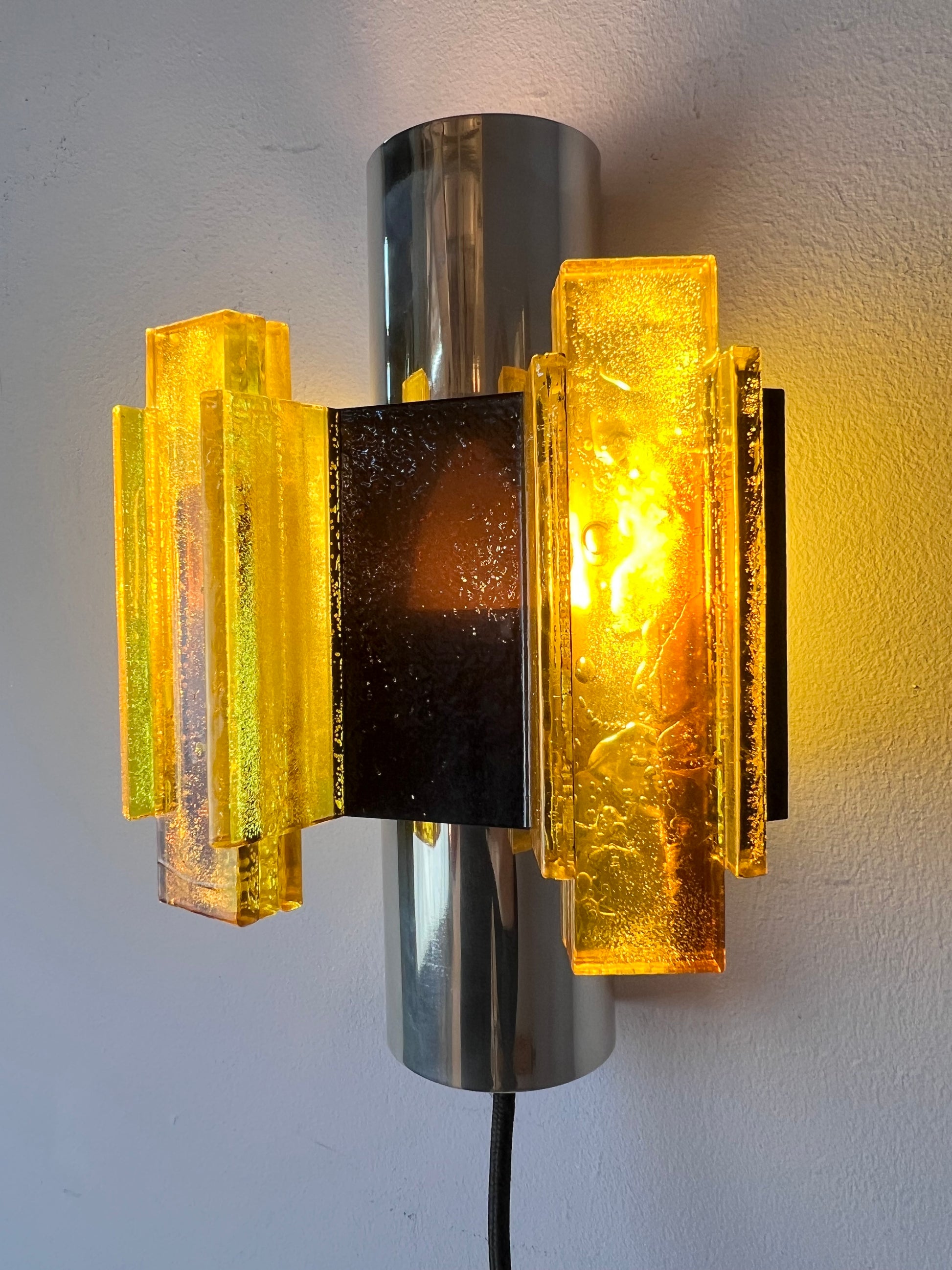 Wandlampe gelb schwarz von Claus Bolby für Cebo