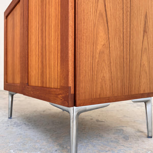 Kommode Teak mit Flügeltüren & neuen Chromfüßen von H. W. Klein für Bramin