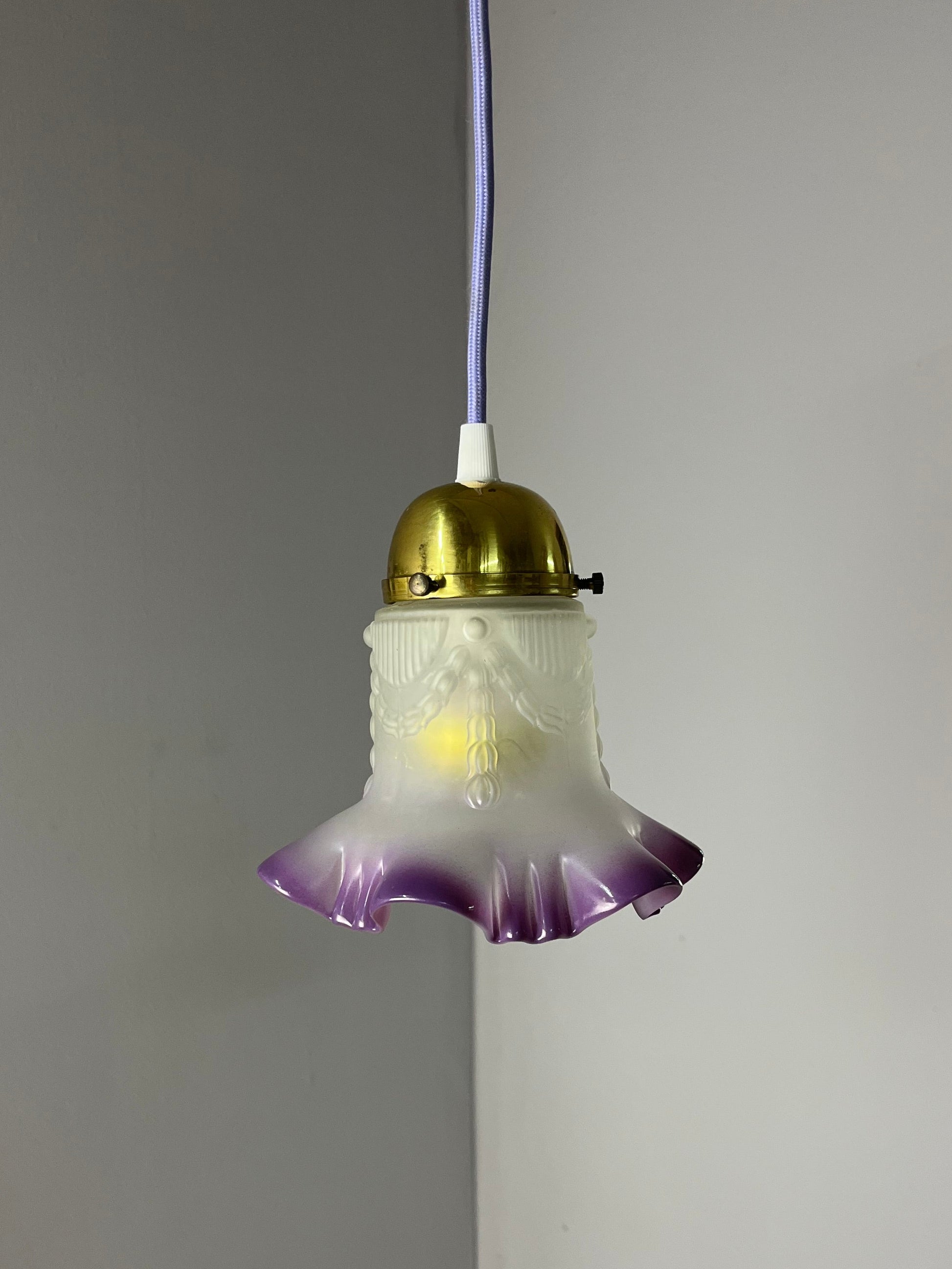 Hängelampe Blume lila Glas Messing