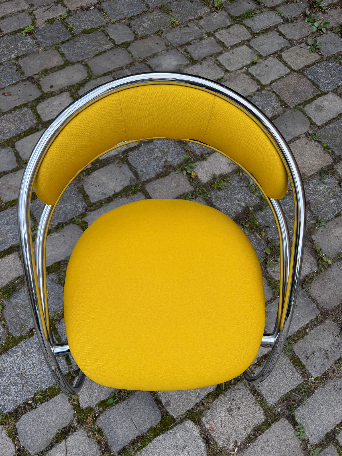 Freischwinger gelb neu gepolster Chrom