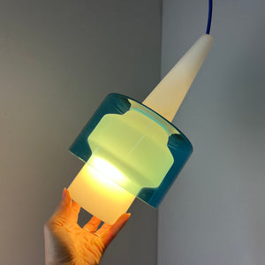 Hängelampe blau weiß Opalglas von Hyllinge Glasbruk