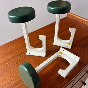 Set: 3x Kleiderhaken grün weiß