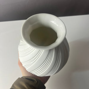 Vase 0216 Biskuitporzellan von Manfred Frey für Kaiser