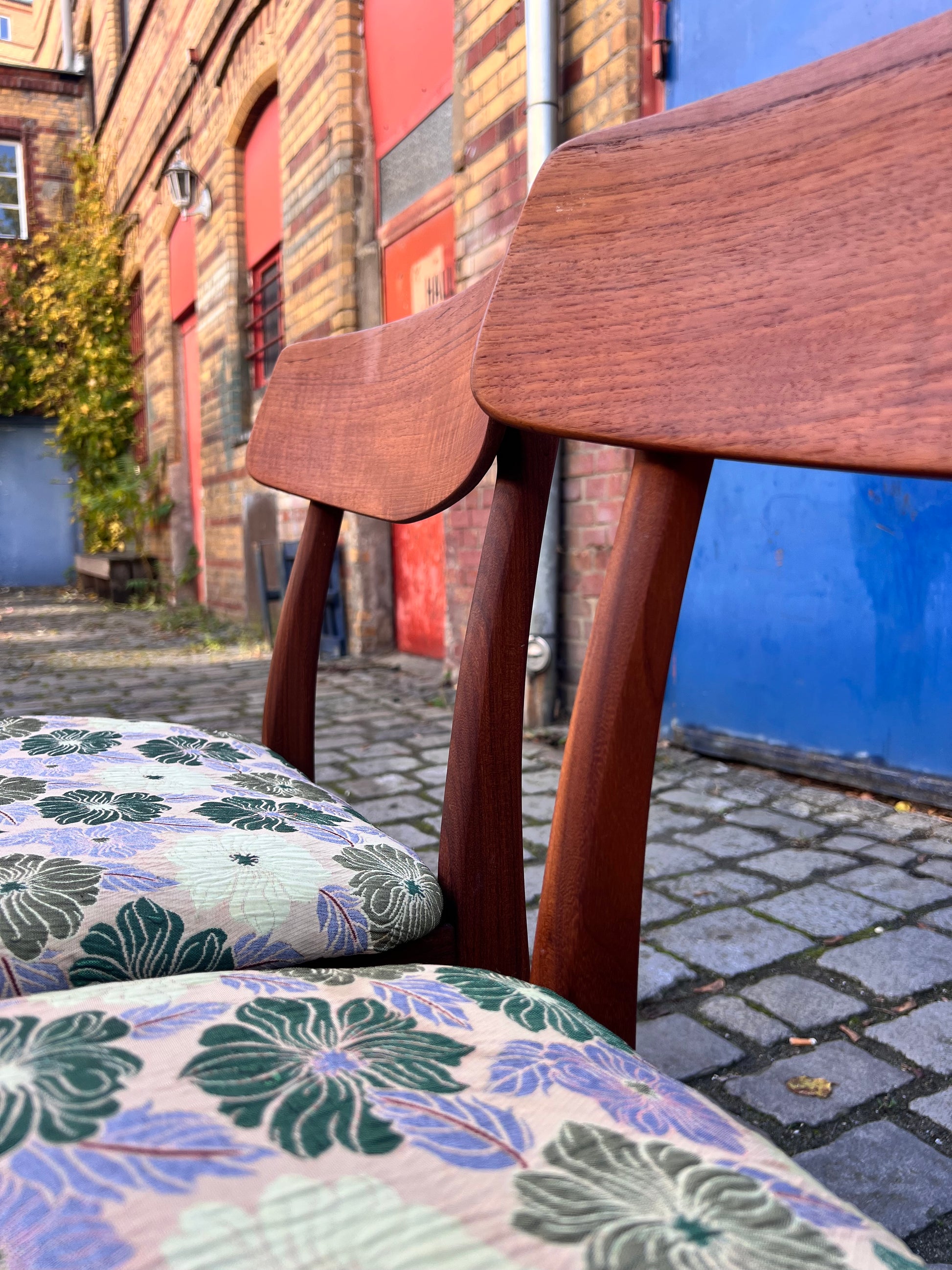 Set: 2x Esszimmerstuhl floral Teak von Farstrup