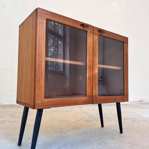 Kleine Vitrine Teak von H. W. Klein für Bramin