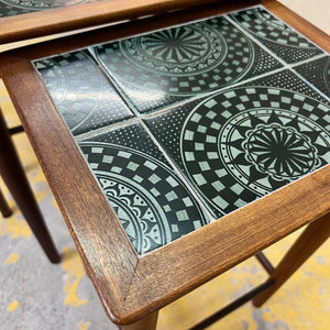 Satztische Teak mit Fliesen aus Dänemark