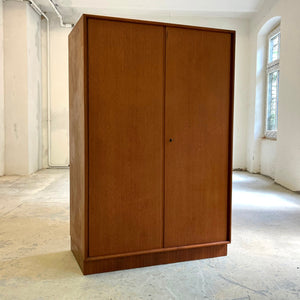 Großer Kleiderschrank Teak von rt Möbel