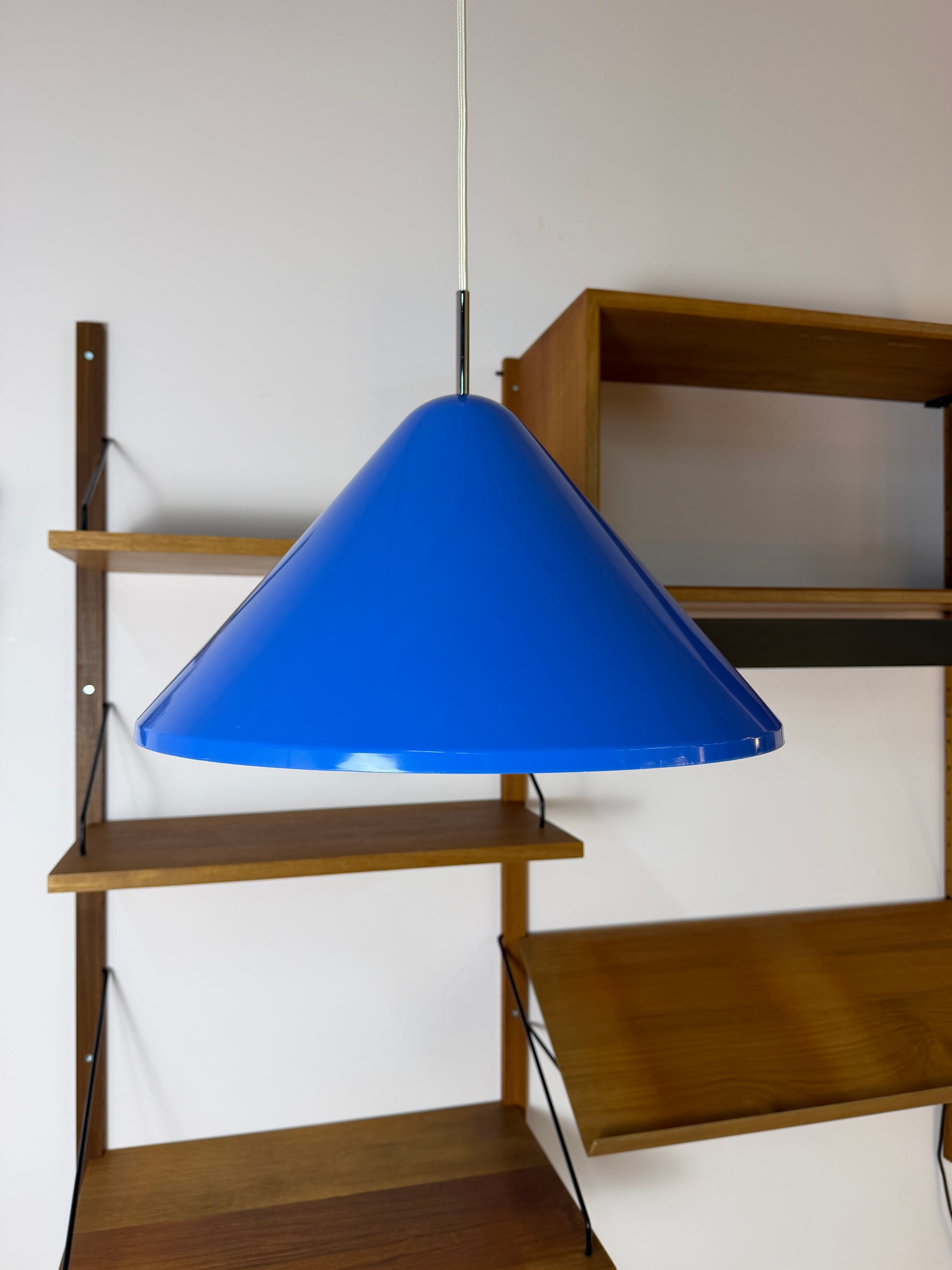 Hängelampe Modell Apollo blau Kunststoff von Nordisk Solar