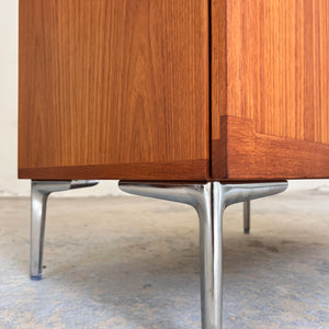 Kommode Teak mit Flügeltüren & neuen Chromfüßen von H. W. Klein für Bramin