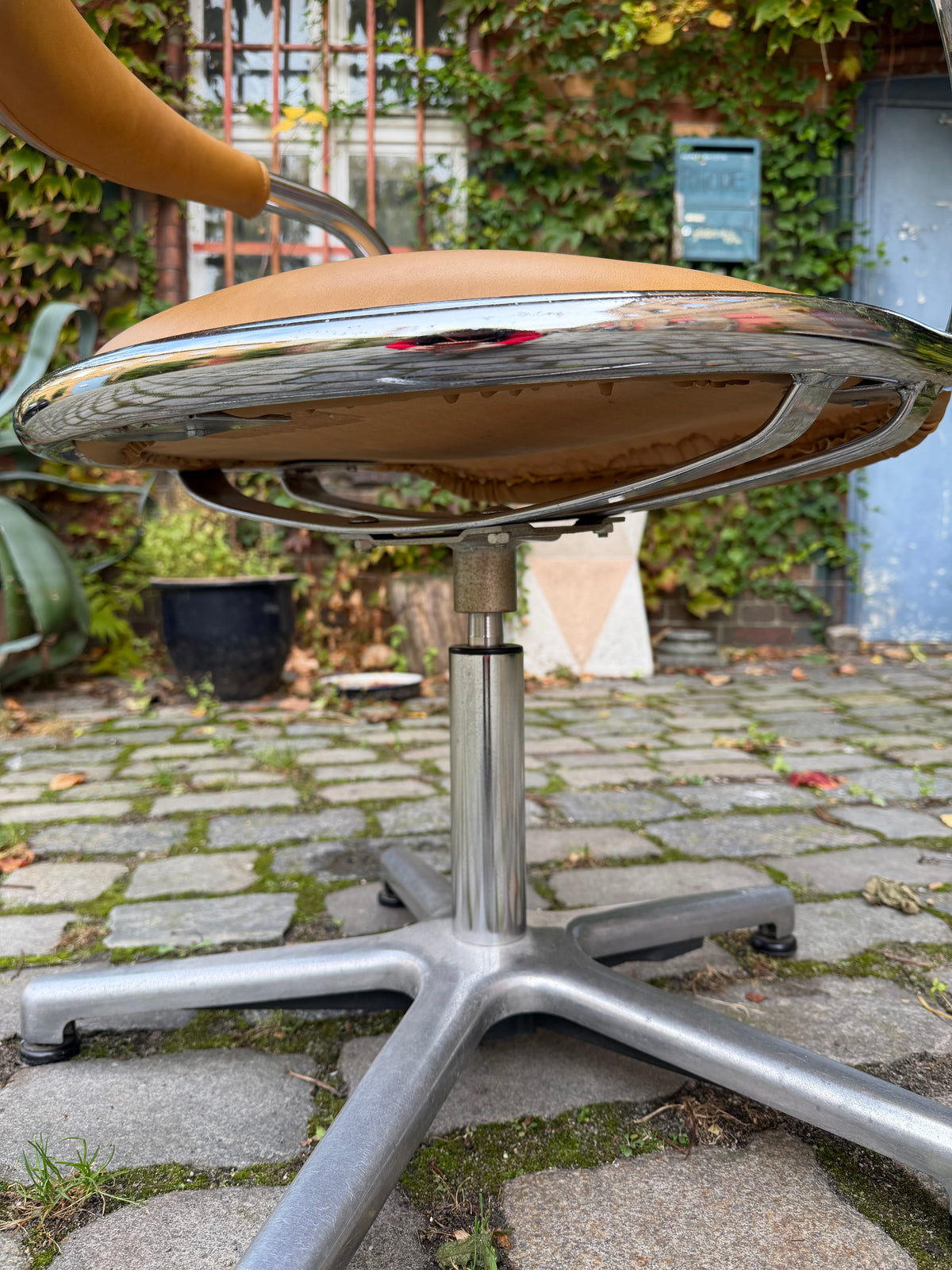 Drehstuhl Chrom Leder von Olymp