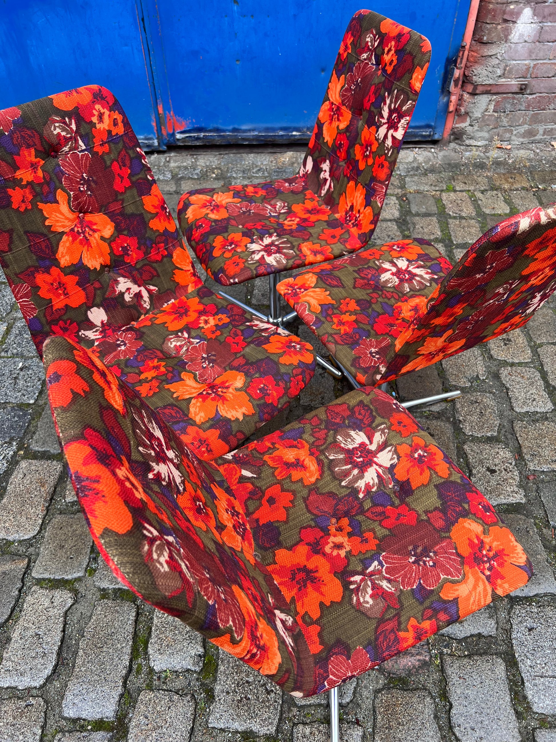 Set: 4x Drehstuhl rot floral von EKA Wohnmöbel