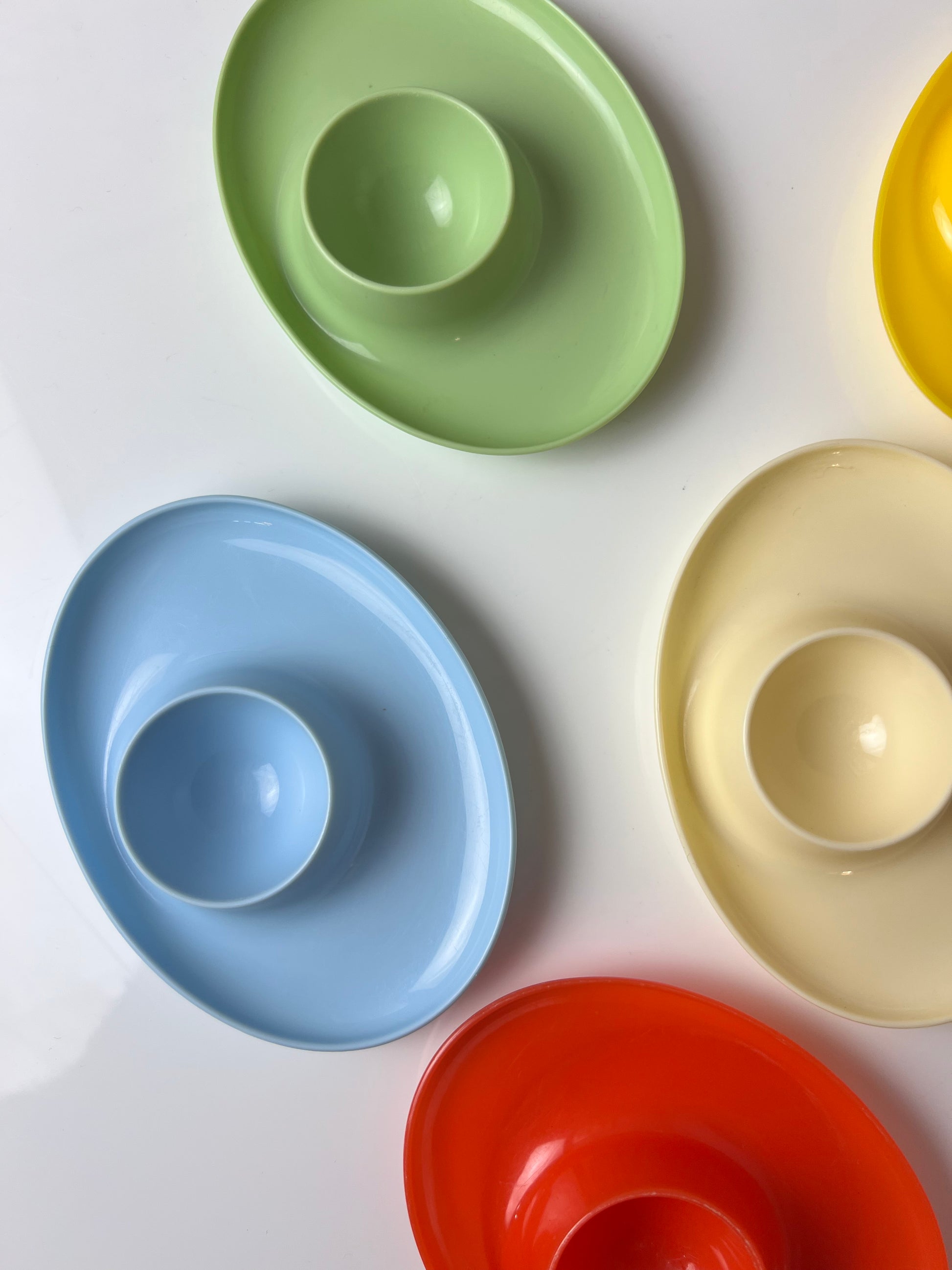 Set: 6x Eierbecher bunt Kunststoff