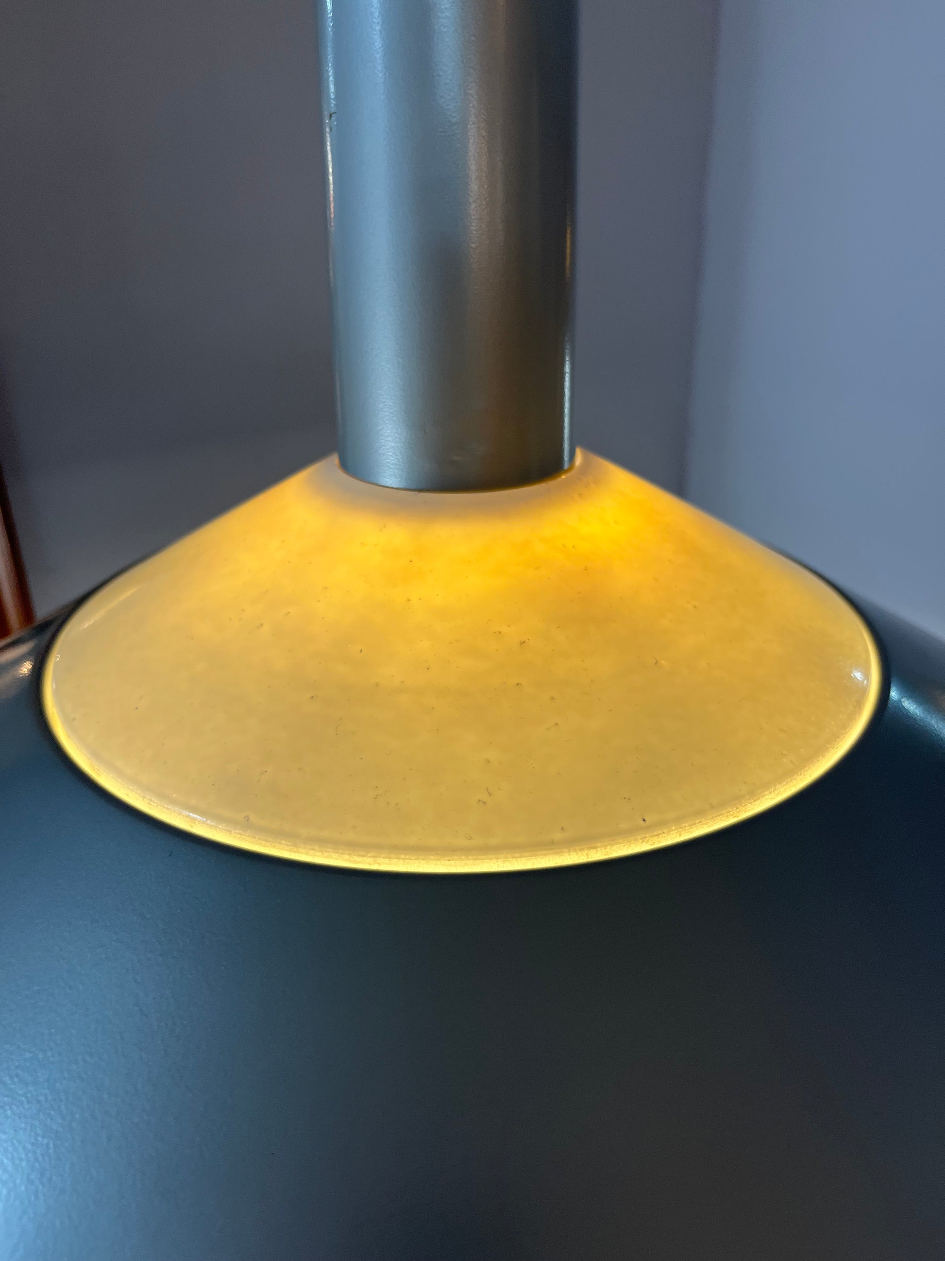 Hängelampe Modell 118564 grau weiß von Louis Poulsen