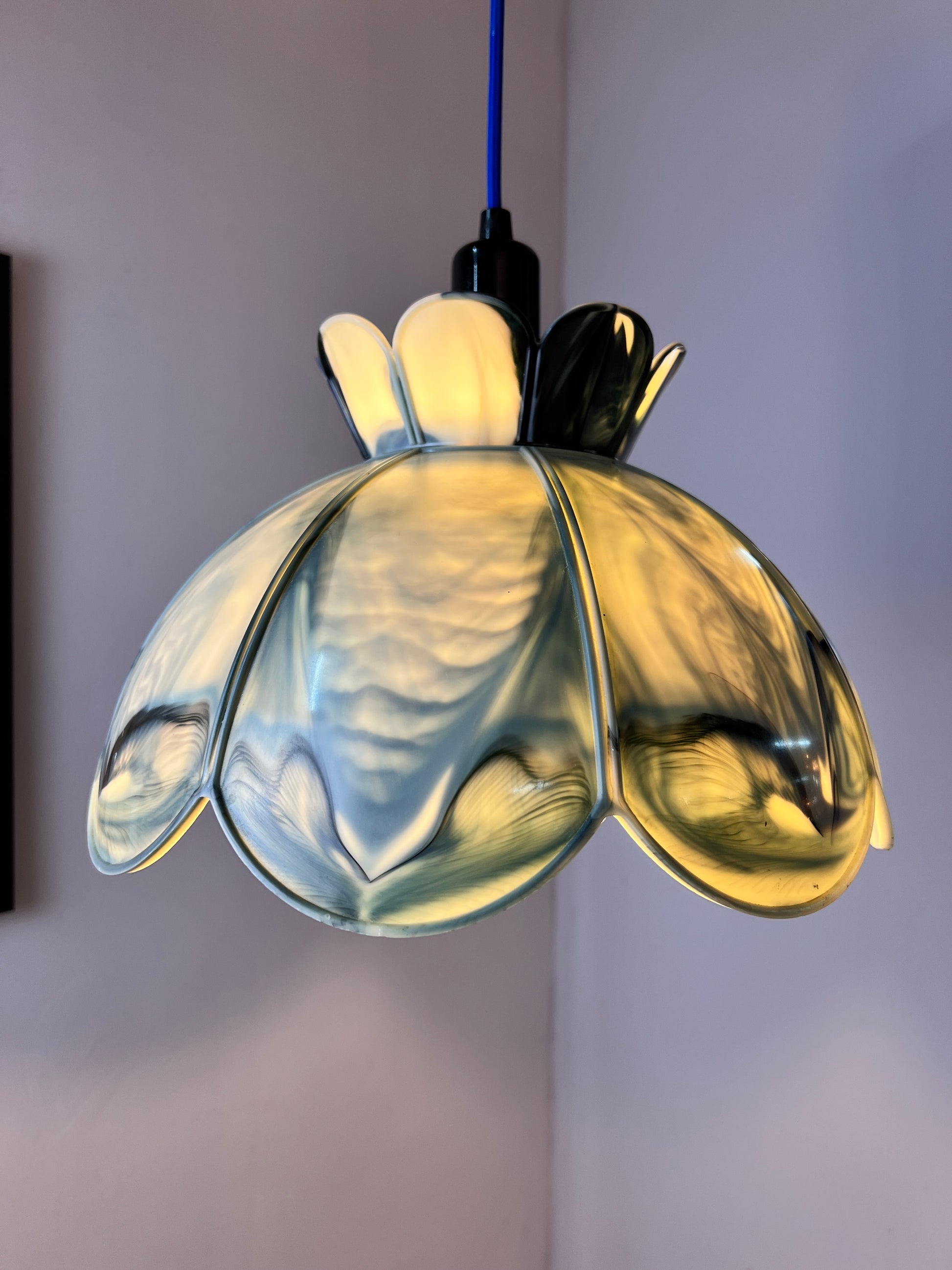 Hängelampe marmorierte Blume Kunststoff aus Dänemark